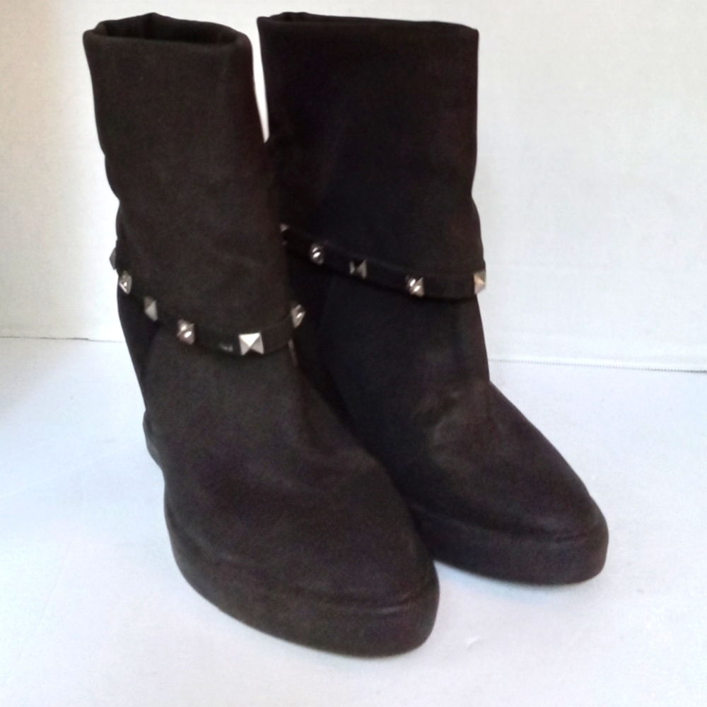 Jennifer Lopez Women Studded Hidden‎ Wedge Ankle Boots Size 8.5 MED